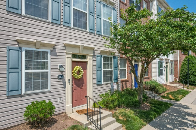 Building Photo - Townes at Herndon