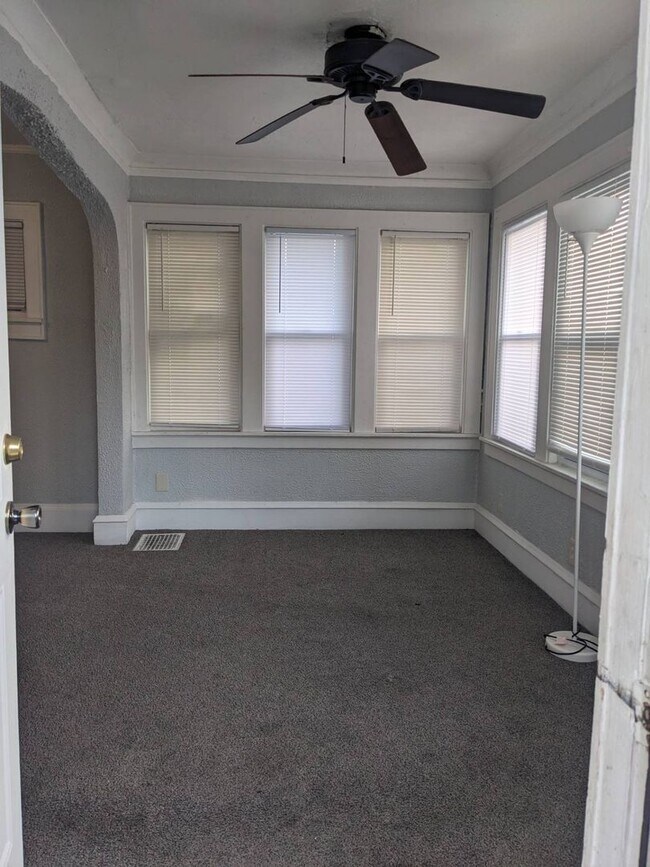 Foto del edificio - 2466 N 52nd St