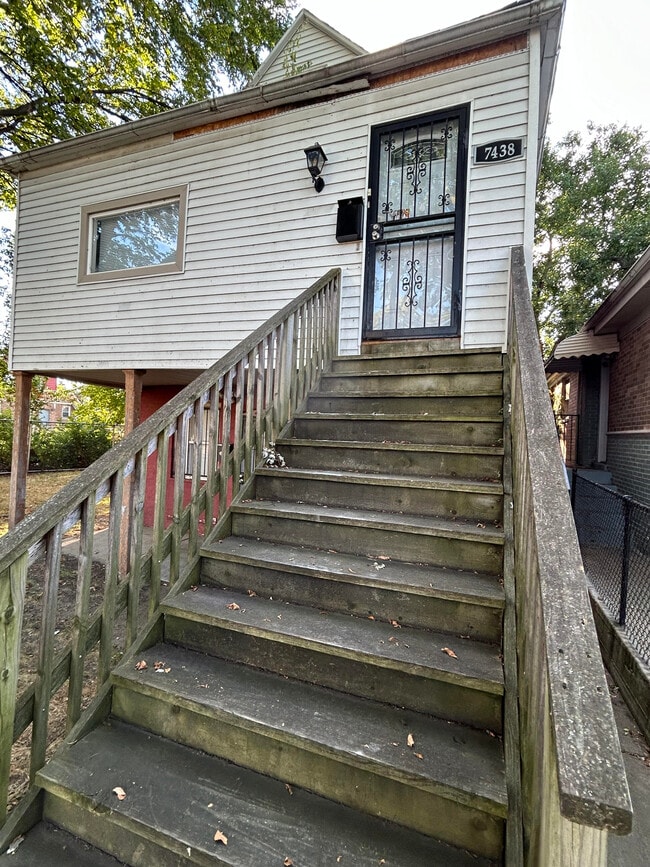 Building Photo - 7438 S Drexel Ave