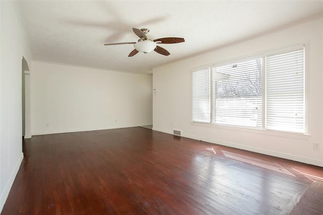 Foto del edificio - 6223 Hollis Ave