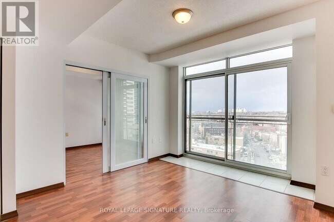 Photo du bâtiment - 15 Maplewood Ave