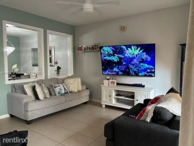 Building Photo - 3 br, 2.5 bath Townhome - 9094 SW 17th Ct