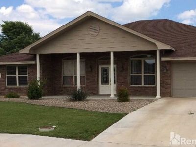 Primary Photo - 205 Pima Dr