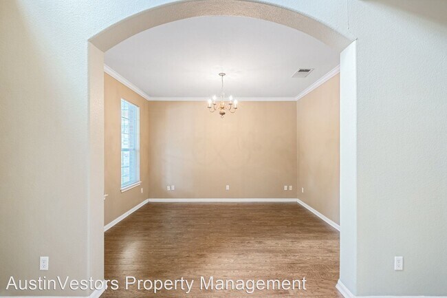 Building Photo - 4 br, 2.5 bath House - 1611 Hawk Dr