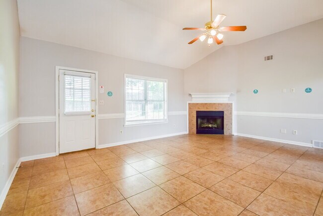 Building Photo - 2086 Heather Ridge