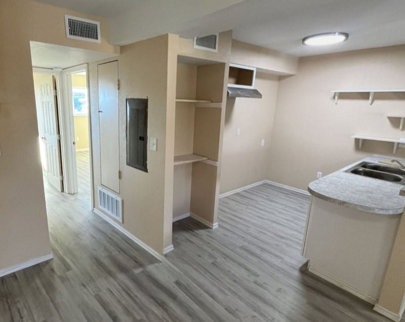 Photo - 3718 Pleasanton Rd (San Antonio, TX)