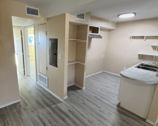 Photo - 3718 Pleasanton Rd Apartment