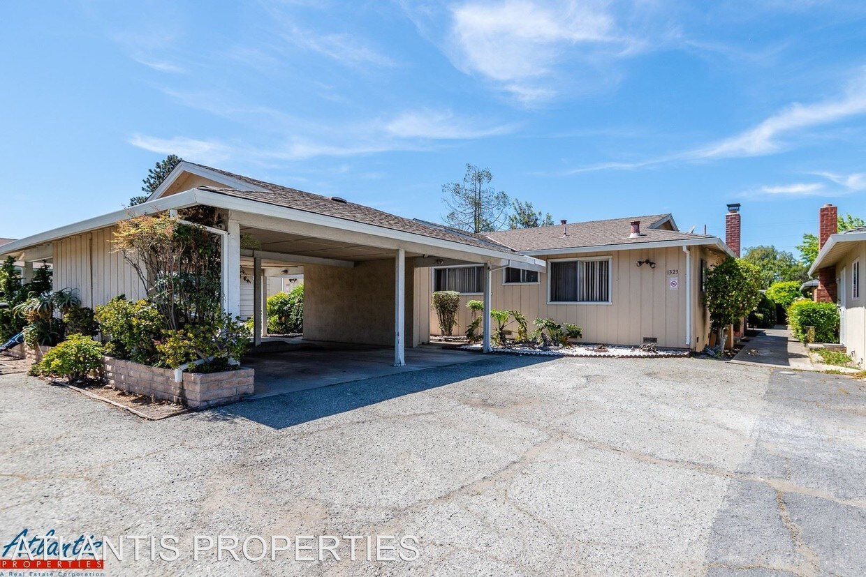 Primary Photo - 1323 Kingfisher Way