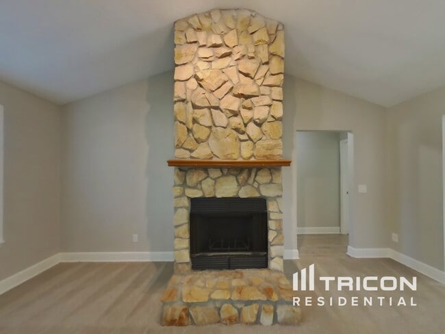 Foto del edificio - 2435 Burns Dr