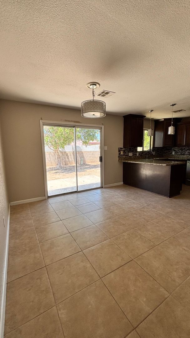 Foto del edificio - Updated rental