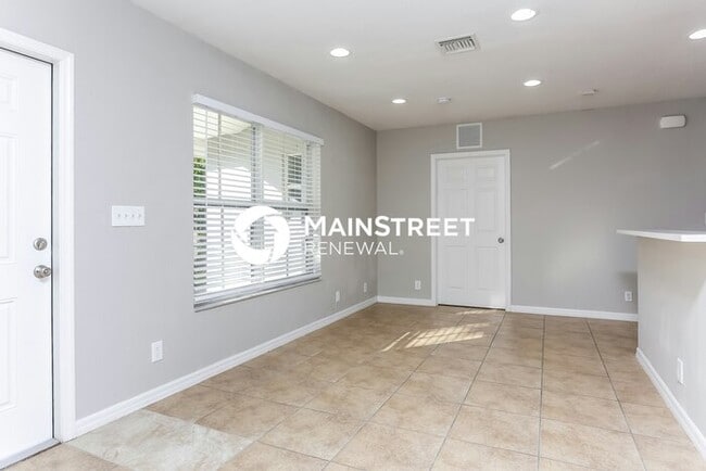 Building Photo - 3 Bedroom Pet-Friendly Home in Hollywood, ...