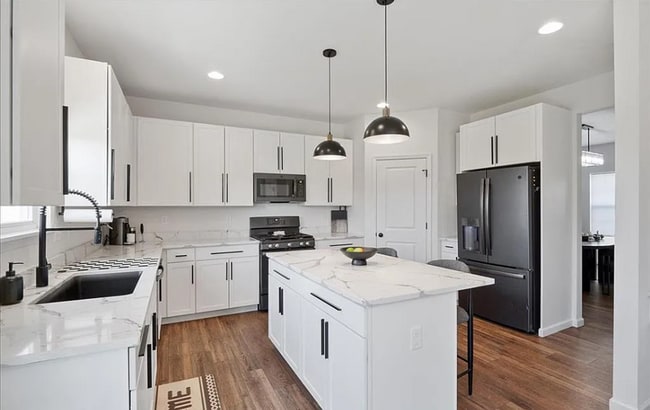 Building Photo - Charming 4-Bedroom Home in Prime St. Charl...