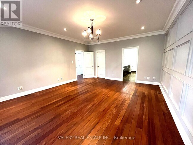 Photo du bâtiment - 32 Belvedere Dr