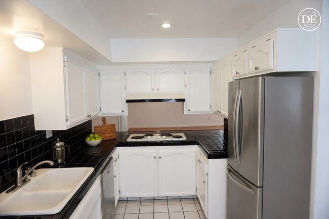 Foto del edificio - 4610 Densmore Ave