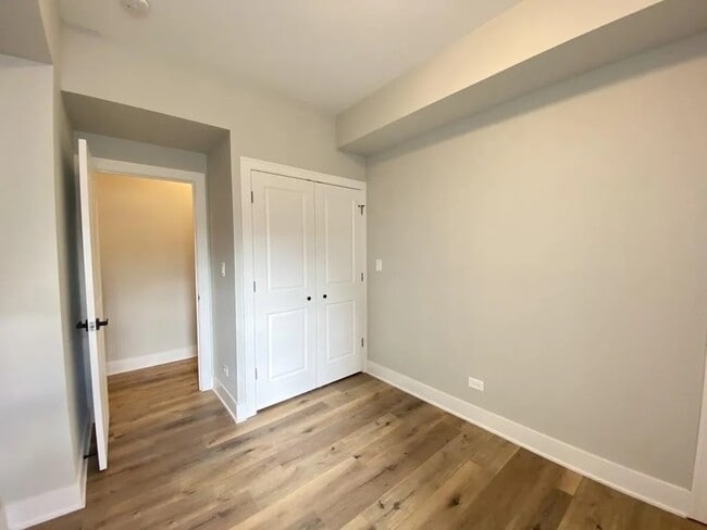 Building Photo - 2650 W 21st Pl
