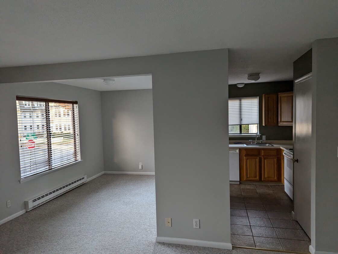 Photo - 3 Burr St (West Hartford, CT)