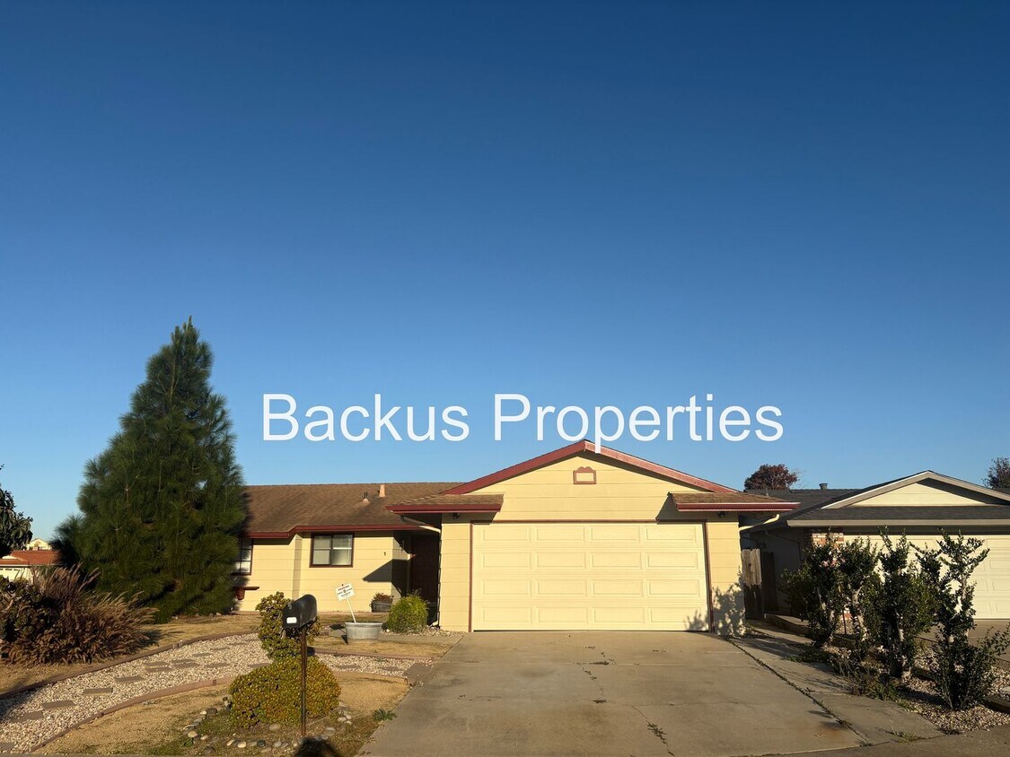 Primary Photo - Well maintained three bedroom home in Laurel West