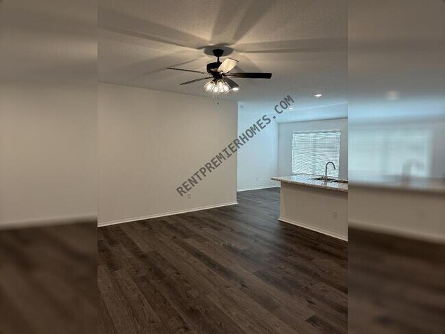 Foto del edificio - 122 Powder River Dr
