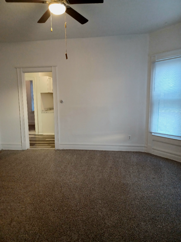 330 S Rosewood Ave, Kankakee, IL 60901 Room for Rent in Kankakee, IL