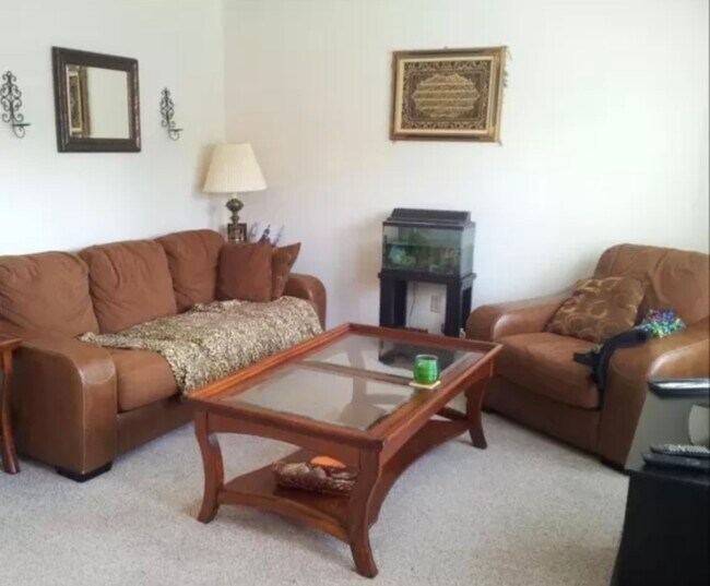 Living Room - 1546 E Park Ave