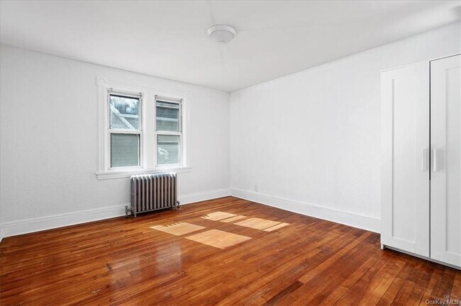 Foto del edificio - 56 Rockdale Ave