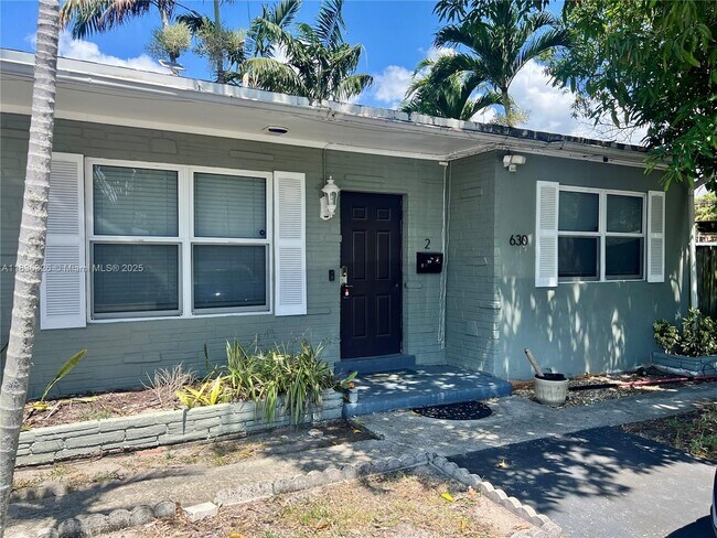 Building Photo - 630 NE 15th Ct