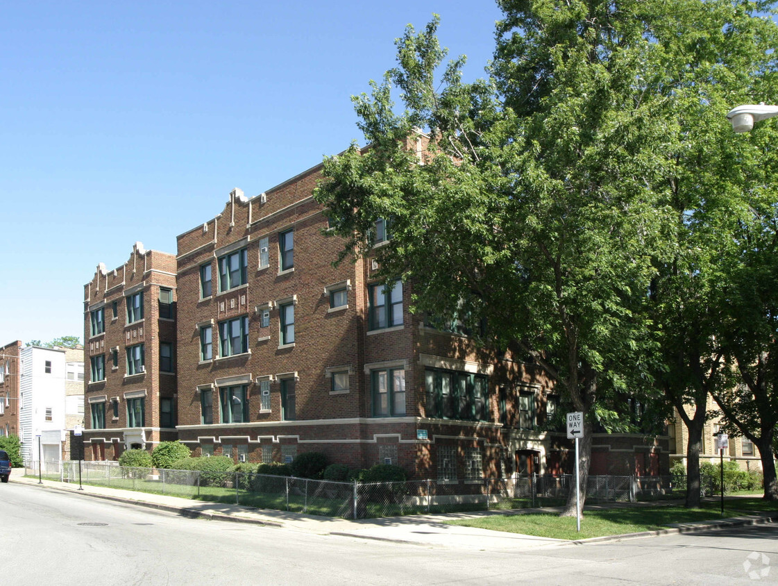 7752 S Cornell Ave - Apartments in Chicago, IL | Apartments.com