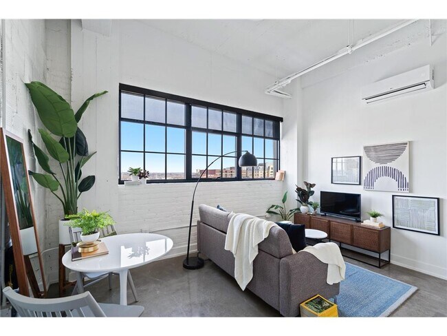 Building Photo - 528 N Washington Ave