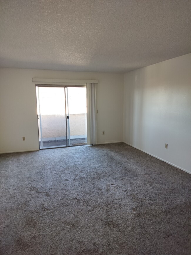 Building Photo - 15752 Taft Ln