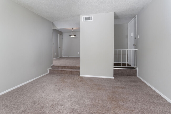 Building Photo - Valley Station Apartment Homes