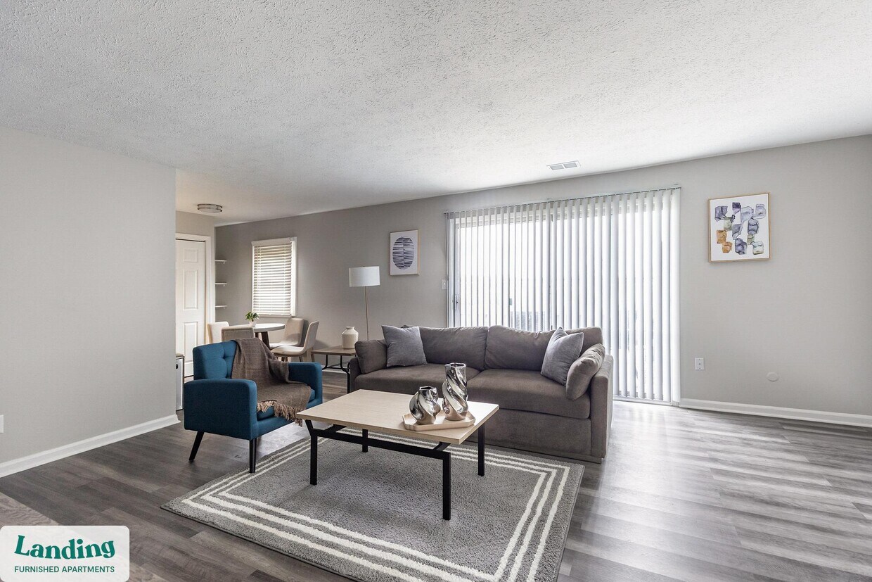 Foto principal - 7601 Carlton Arms Dr