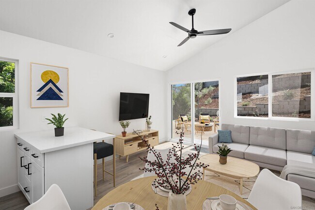 Building Photo - 3604 Oleander Dr