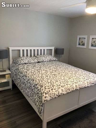 Bedroom with queen bed - 1260 York St