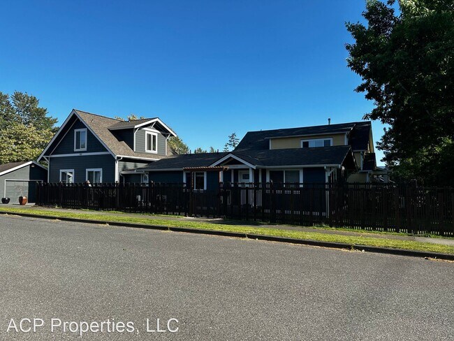 Building Photo - 3 br, 1.5 bath House - 2640 James St