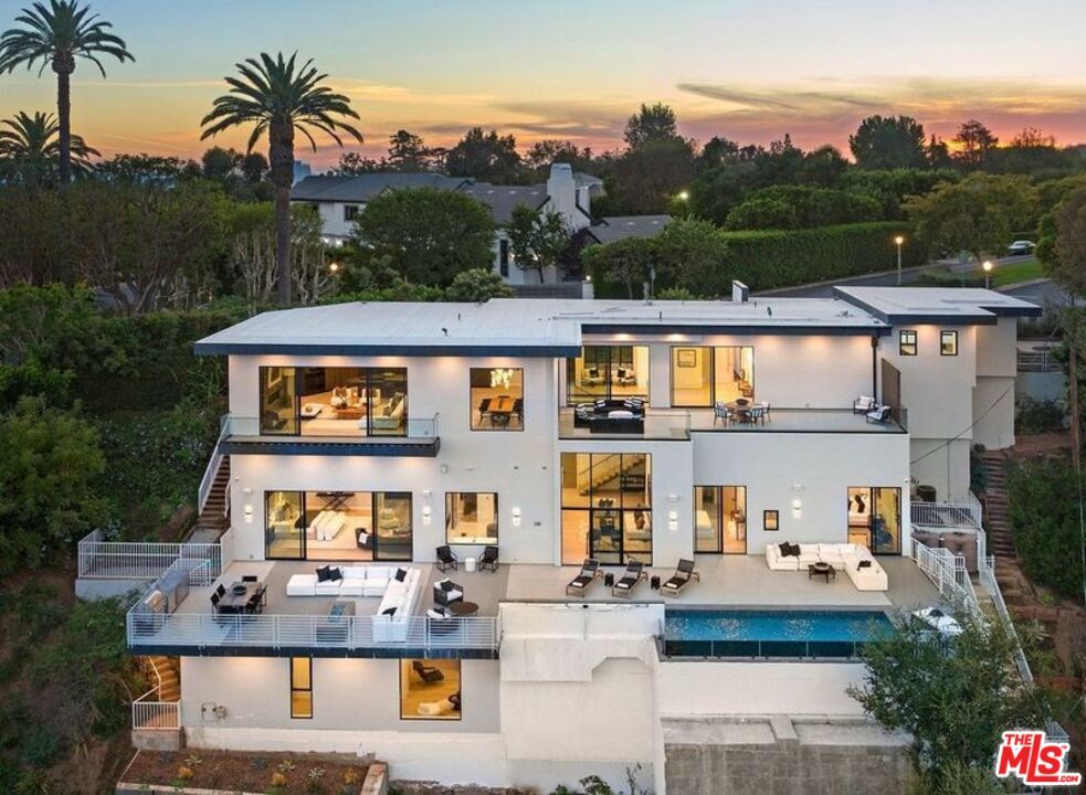 Foto principal - 1490 N San Remo Dr