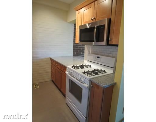 Building Photo - 1856 Beacon St