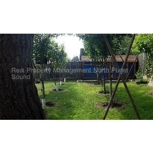Building Photo - A Wonderful Split Level Home Available Now !!