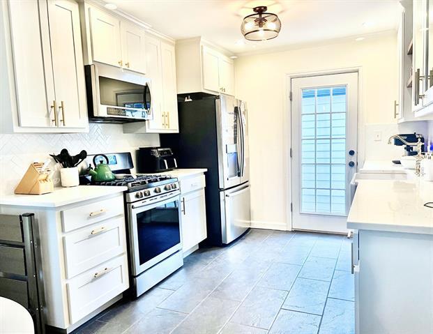 Building Photo - 4336 Donnelly Ave