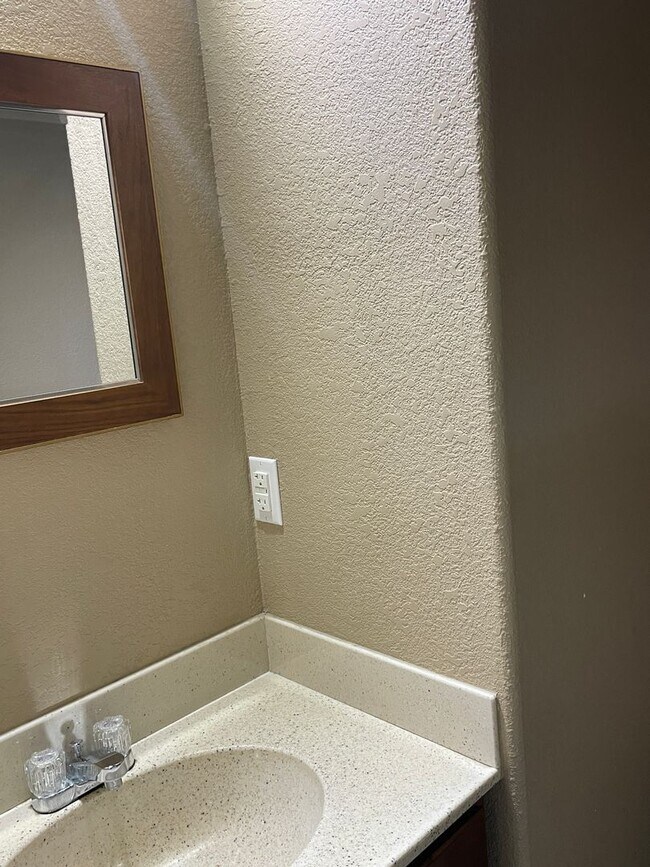 Foto del edificio - Large home with bonus room!
