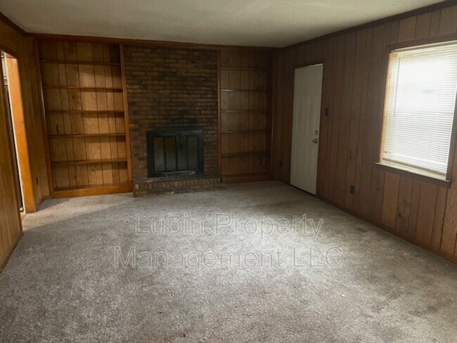 Building Photo - 1281 Royal Oaks Cove