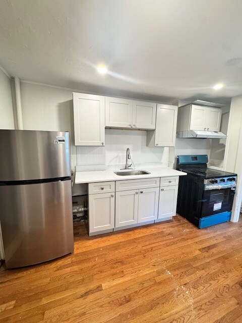 Building Photo - 19 Rockview St