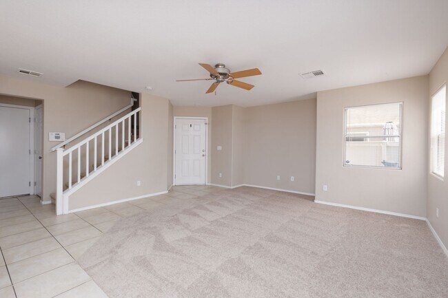 Building Photo - 3 bedroom single family home in Henderson!