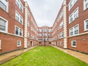 Building Photo - 4404 N Winchester Ave