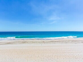 Building Photo - 3000 E Sunrise Blvd