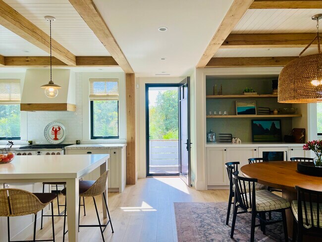 Foto del edificio - 156 Hines Point Rd