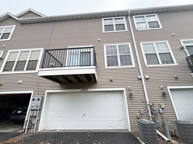 Foto del edificio - 15573 June Grass Ln