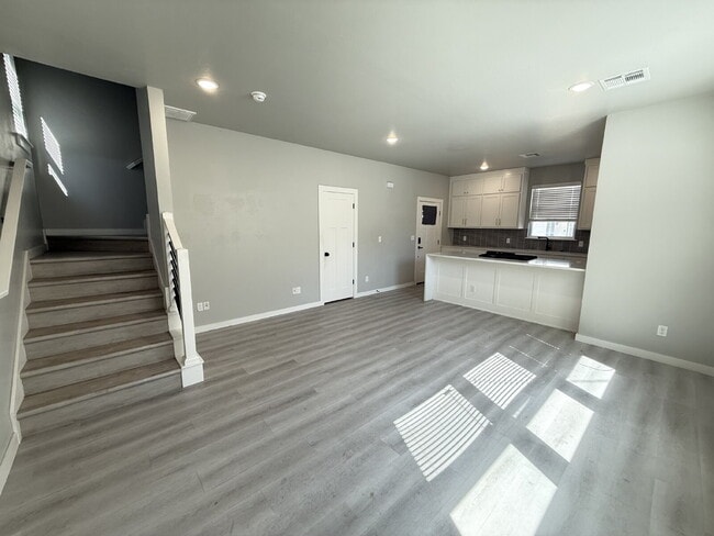 Building Photo - 2 Bedroom Townhouse in OKC