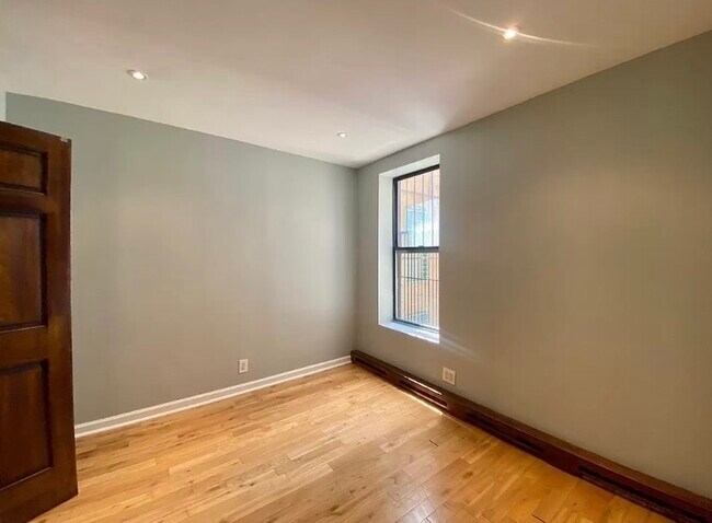 Foto del edificio - 1488 Bushwick Ave