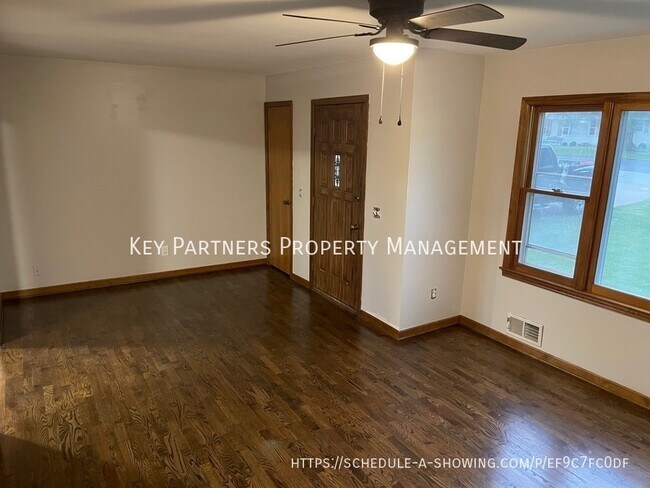 Building Photo - 501 NE 88th St