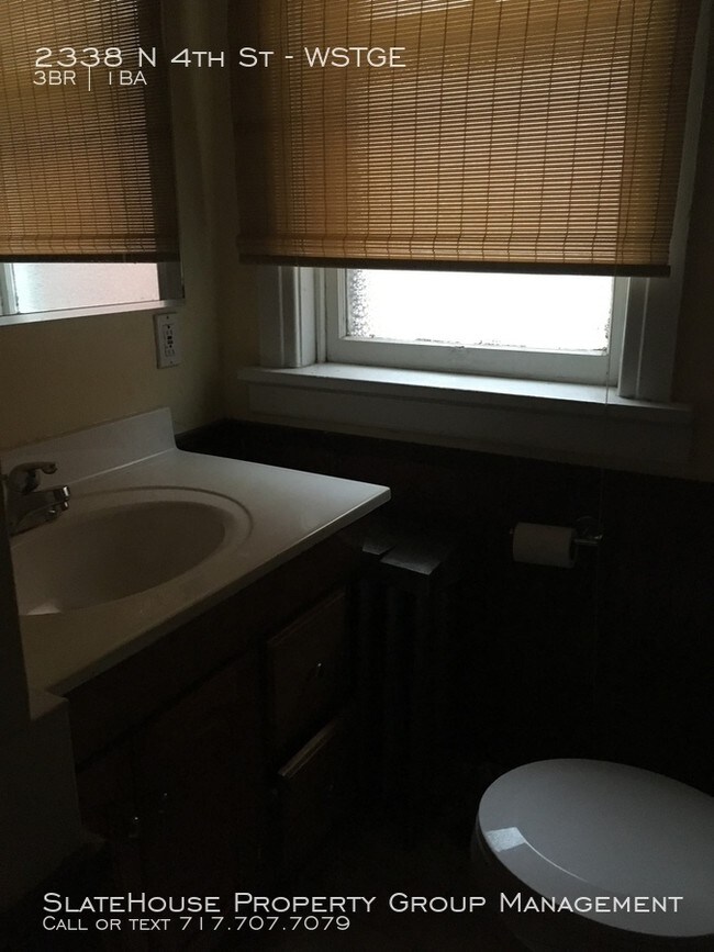 Building Photo - Large 4 bedroom in uptown Harrisburg